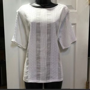 White lace knit old navy top. Size L
